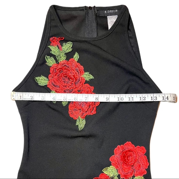 B Darlin Embroidered Red Rose Patch Sheath Sleeveless Black Dress size 1/2 - Picture 5 of 10